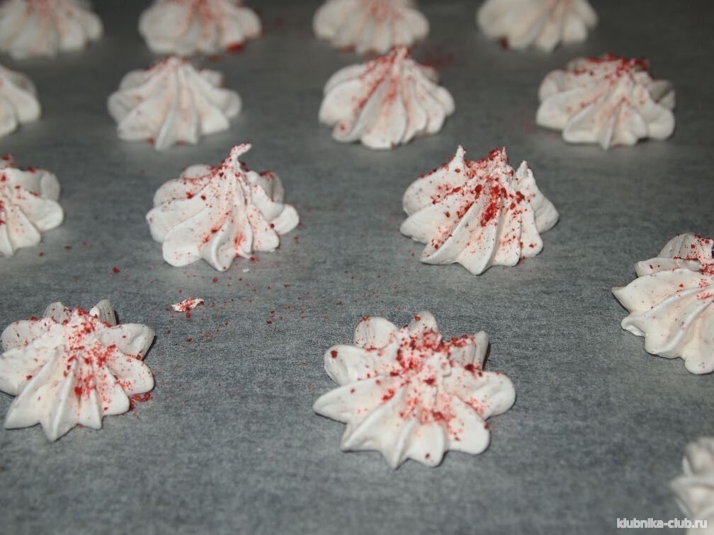 безе с сублимированной клубникой приготовление