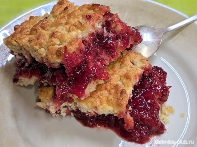 пирог с клубничной начинкой